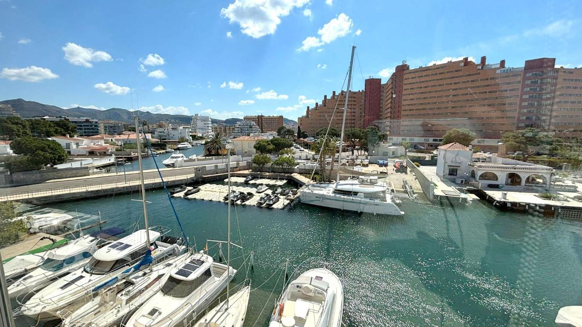 Cap Llarg Apartment Roses Exterior foto