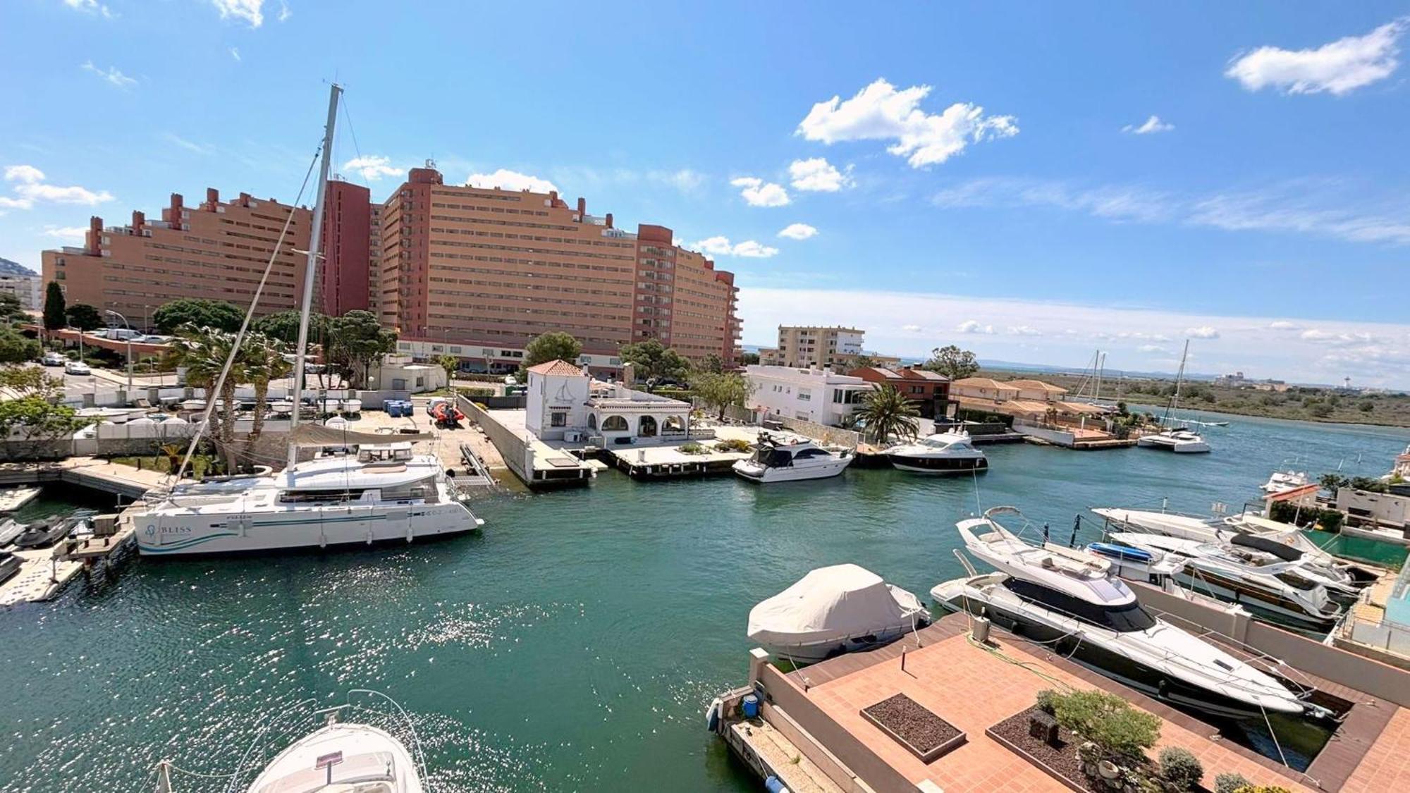 Cap Llarg Apartment Roses Exterior foto
